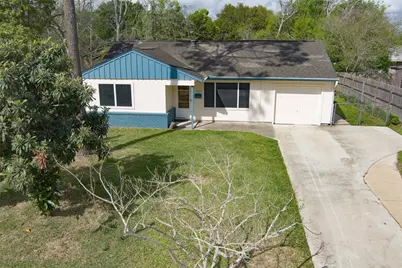 1737 S Park Drive, Alvin, TX 77511 - Photo 2