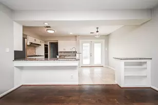 6555 Grovewood Ln, Houston, TX 77008 - Photo 8