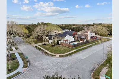 3911 Spring Circle Drive W, Pearland, TX 77584 - Photo 4