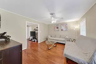 6705 Roos Rd, Houston, TX 77074 - Photo 8