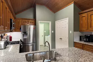 212 Live Oak Ln, Friendswood, TX 77546 - Photo 16