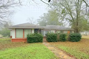 209 N Gordon Dr, Crockett, TX 75835 - Photo 2