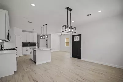 1078 Saint Clair Street #B, Houston, TX 77088 - Photo 8