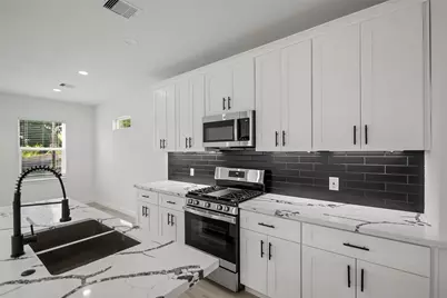 1078 Saint Clair Street #B, Houston, TX 77088 - Photo 12