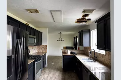 303 Cypress Lane, La Porte, TX 77571 - Photo 6