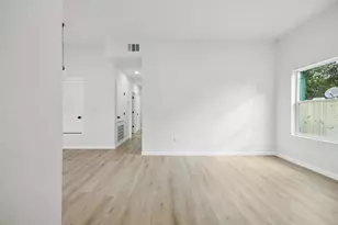 303 Cartersville St, Houston, TX 77029 - Photo 2