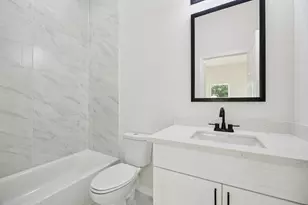 303 Cartersville St, Houston, TX 77029 - Photo 10