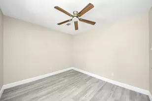 4703 Quail Hollow Dr, Baytown, TX 77521 - Photo 8