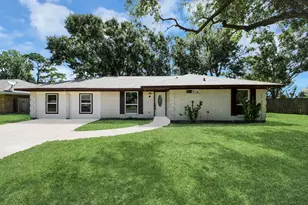 4703 Quail Hollow Dr, Baytown, TX 77521 - Photo 1