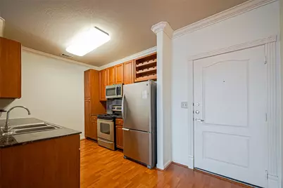 1711 Old Spanish Trail #303, Houston, TX 77054 - Photo 10