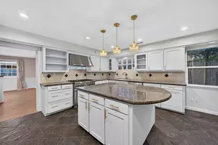 3827 Drake St, Houston, TX 77005 - Photo 18