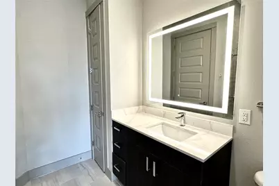 401 W 25th Street #1423, Houston, TX 77008 - Photo 16