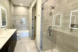 401 W 25th St, Houston, TX 77008 - Photo 18