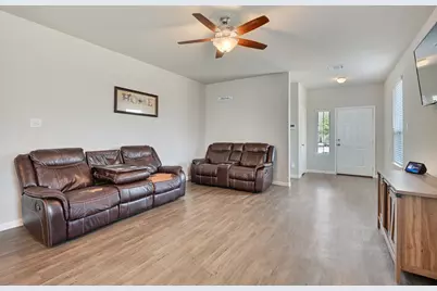 4706 Los Pines Way, Bryan, TX 77807 - Photo 2
