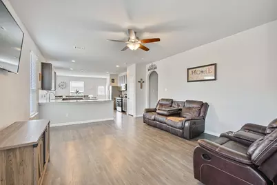 4706 Los Pines Way, Bryan, TX 77807 - Photo 4