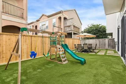 5607 Cohn Meadows, Houston, TX 77007 - Photo 2