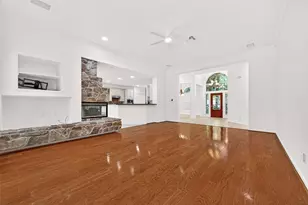 22 Westwinds Circle NE, The Woodlands, TX 77382 - Photo 6
