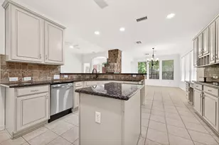 22 Westwinds Circle NE, The Woodlands, TX 77382 - Photo 14