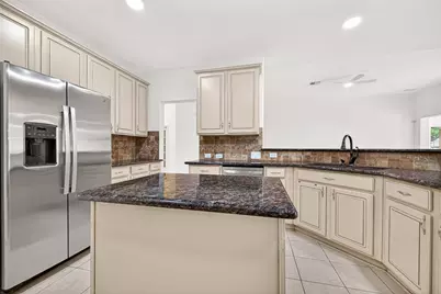 22 Westwinds Circle NE, The Woodlands, TX 77382 - Photo 16