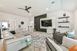248 Eagleville Dr, Alvin, TX 77511 - Photo 4