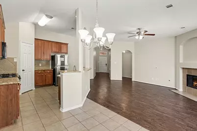 7819 Mary Katheryns Crossing, Conroe, TX 77304 - Photo 4