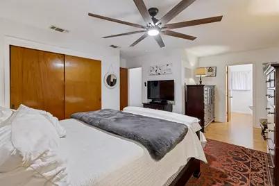 614 E Martindale Street, Seguin, TX 78155 - Photo 10
