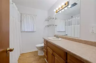614 E Martindale St, Seguin, TX 78155 - Photo 8