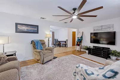 614 E Martindale Street, Seguin, TX 78155 - Photo 4