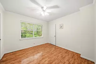 11730 Denise Dr, Houston, TX 77024 - Photo 16