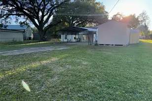 406 S 7th St, Alvin, TX 77511 - Photo 1