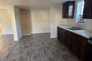 406 S 7th St, Alvin, TX 77511 - Photo 4