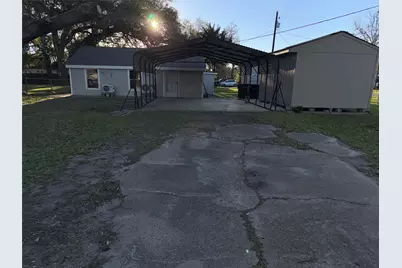 406 S 7th Street, Alvin, TX 77511 - Photo 2