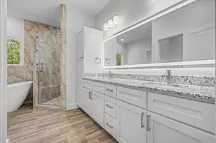 242 Private Road 77004, Liberty, TX 77575 - Photo 20