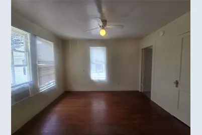 2221 35th Street #Rear, Galveston, TX 77550 - Photo 2