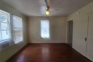 2221 35th St, Galveston, TX 77550 - Photo 2