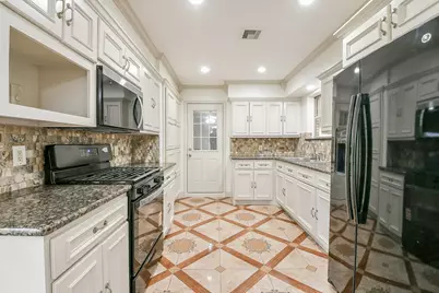 901 Redondo Drive, Houston, TX 77015 - Photo 10