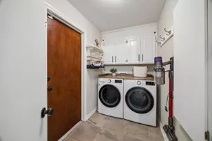 1335 Bullock Ln, Houston, TX 77055 - Photo 18
