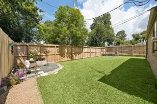 1335 Bullock Ln, Houston, TX 77055 - Photo 26