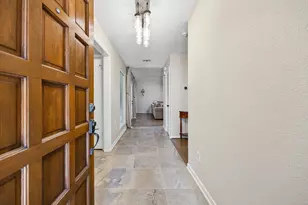 1335 Bullock Ln, Houston, TX 77055 - Photo 4