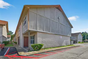 1701 Upland Dr, Houston, TX 77043 - Photo 2