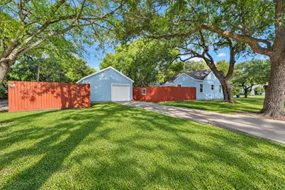 801 18th Avenue N, Galveston, TX 77590 - Photo 30