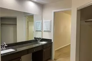 2214 S Ferrisburg Ct, Sugar Land, TX 77478 - Photo 10