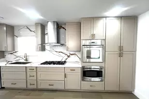 12318 Queensbury Ln, Houston, TX 77024 - Photo 4