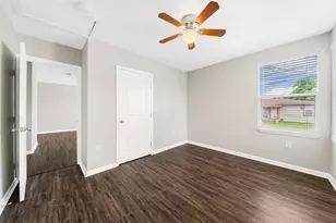 1109 W 10th St, Freeport, TX 77541 - Photo 12