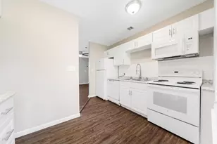 1109 W 10th St, Freeport, TX 77541 - Photo 6