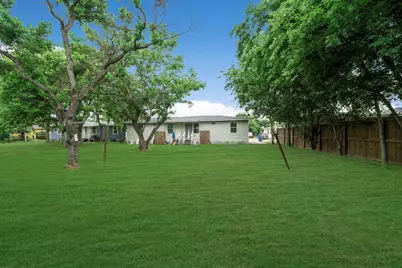 1109 W 10th Street, Freeport, TX 77541 - Photo 4