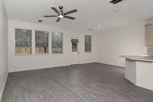 7 Peach Ridge Dr, The Woodlands, TX 77382 - Photo 6