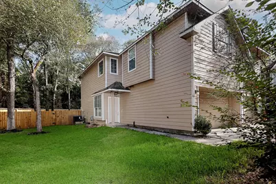 7 Peach Ridge Drive, The Woodlands, TX 77382 - Photo 2