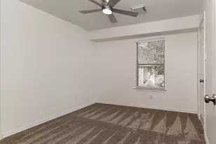 7 Peach Ridge Dr, The Woodlands, TX 77382 - Photo 20
