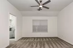 7 Peach Ridge Dr, The Woodlands, TX 77382 - Photo 14